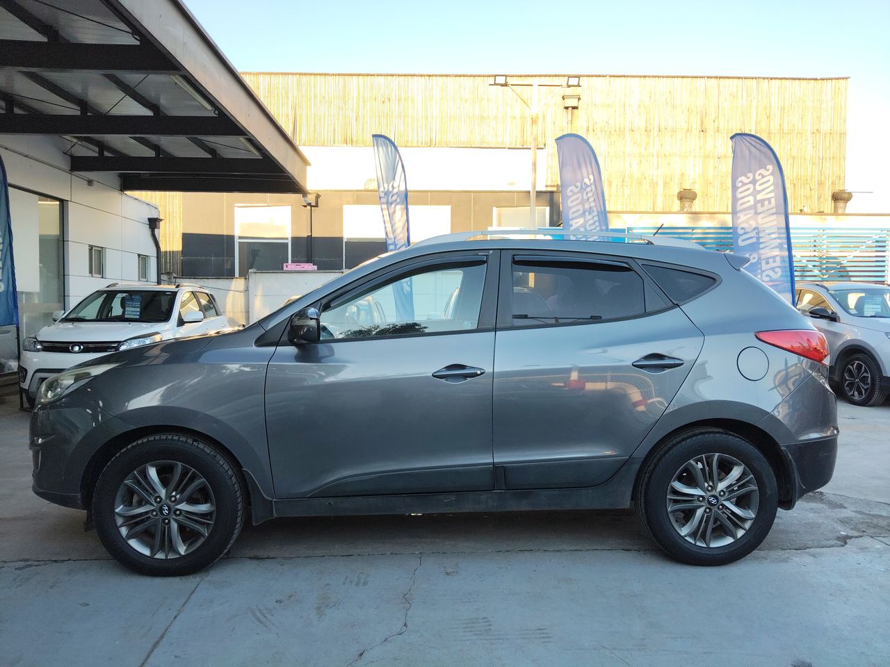 HYUNDAI - 4