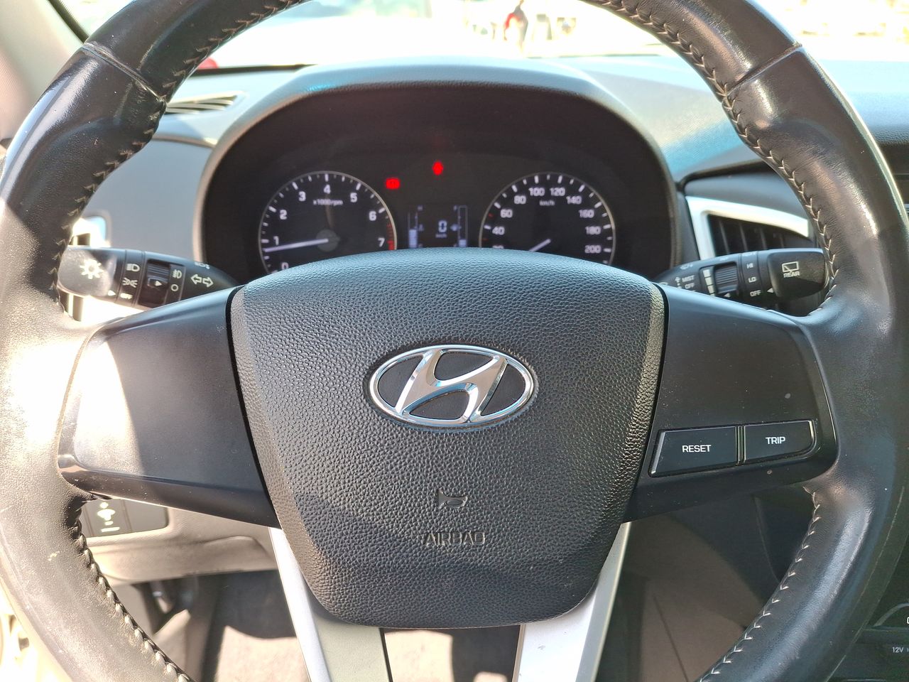 HYUNDAI - 25