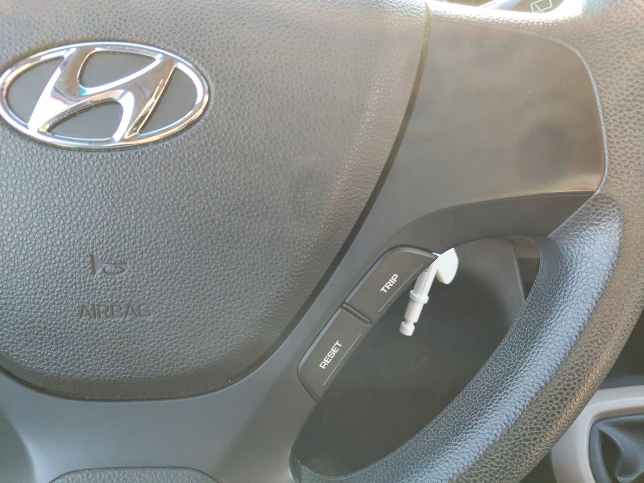 HYUNDAI - 27