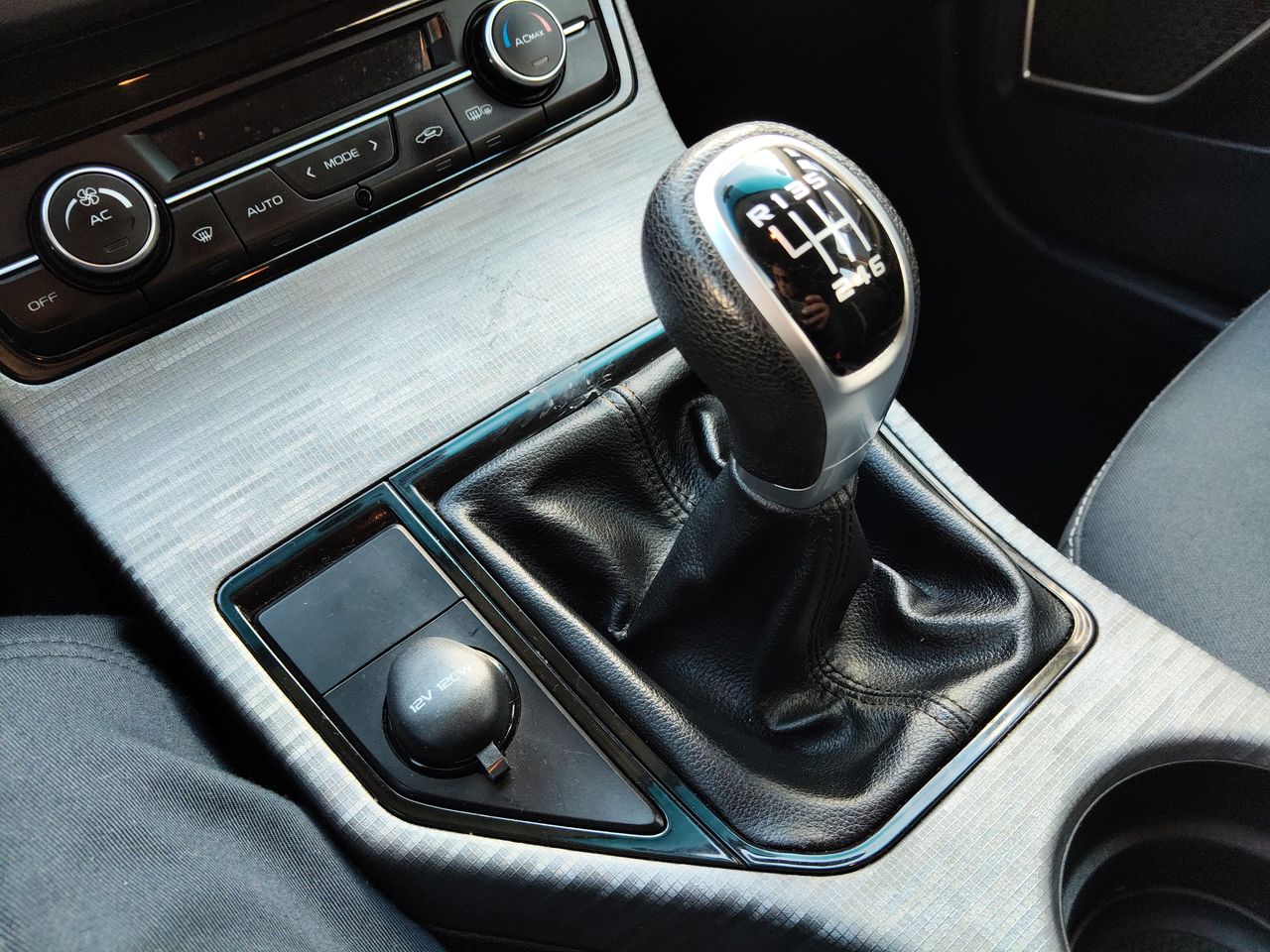 GEELY - 32