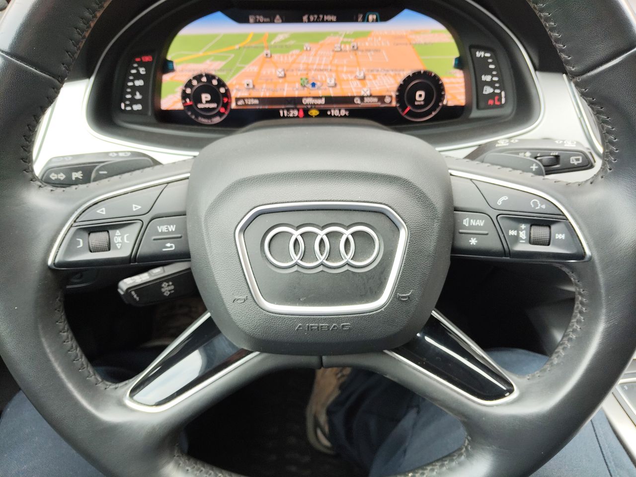 AUDI - 27