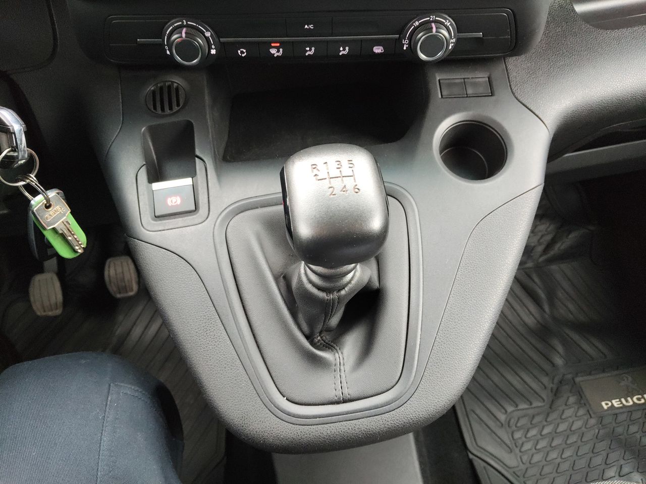 PEUGEOT - 32