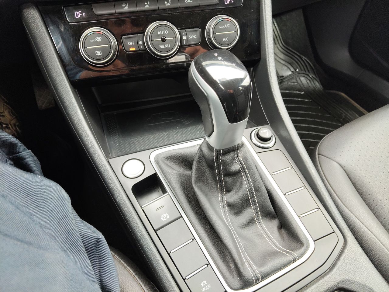 VOLKSWAGEN - 30