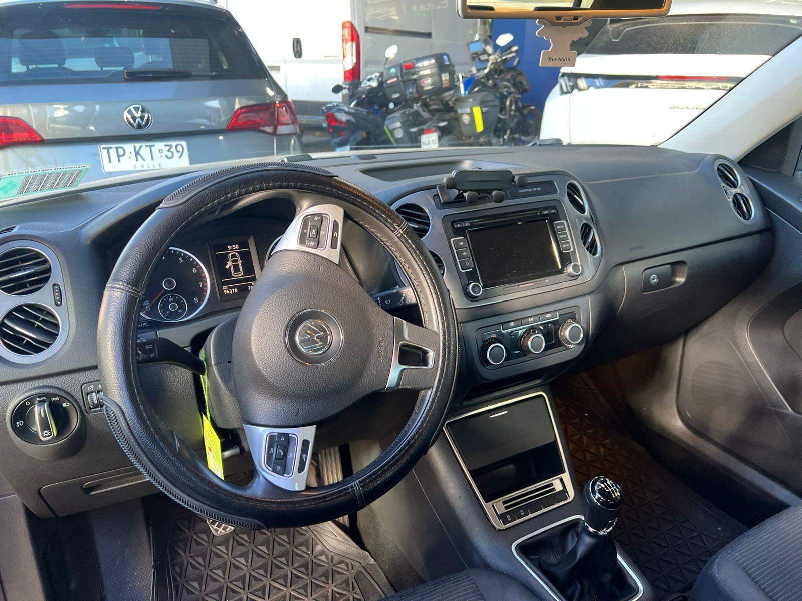 VOLKSWAGEN - 2