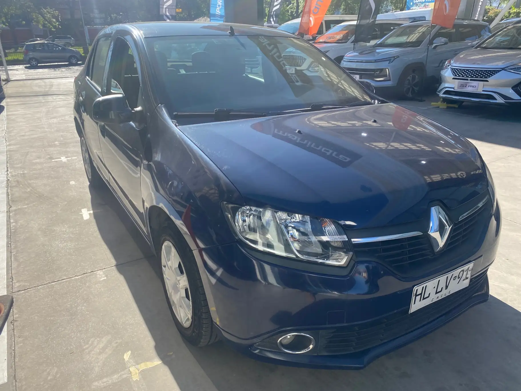 RENAULT