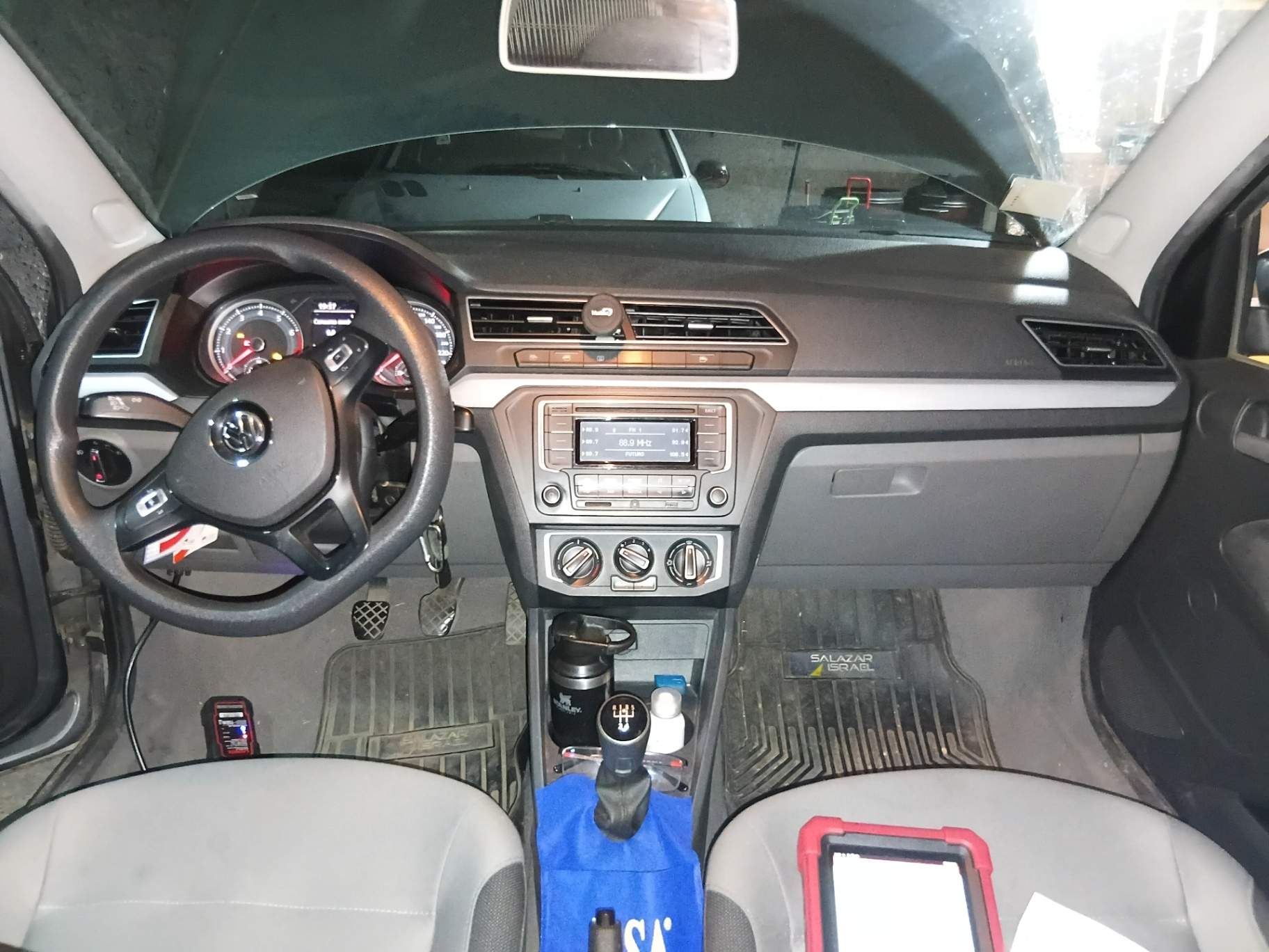 VOLKSWAGEN - 2