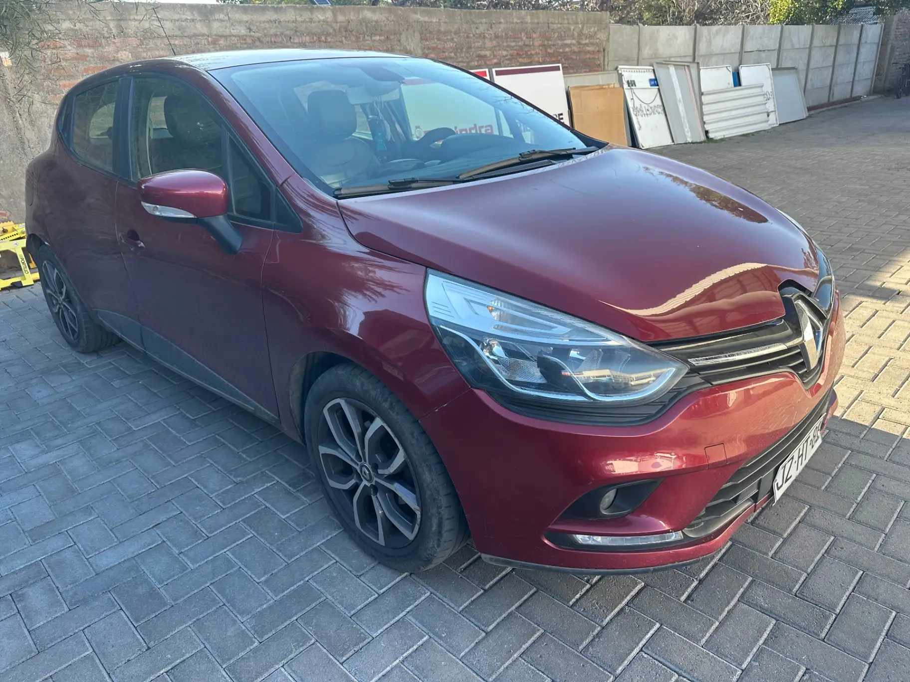 RENAULT - 1