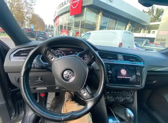 VOLKSWAGEN - 2