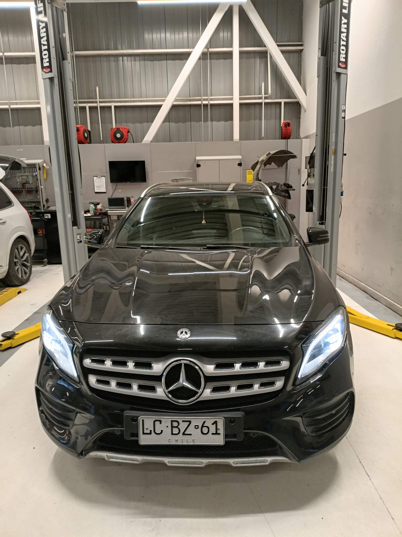 MERCEDES BENZ - 1