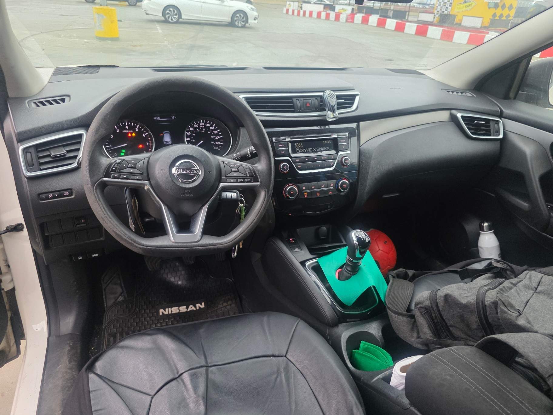 NISSAN - 2