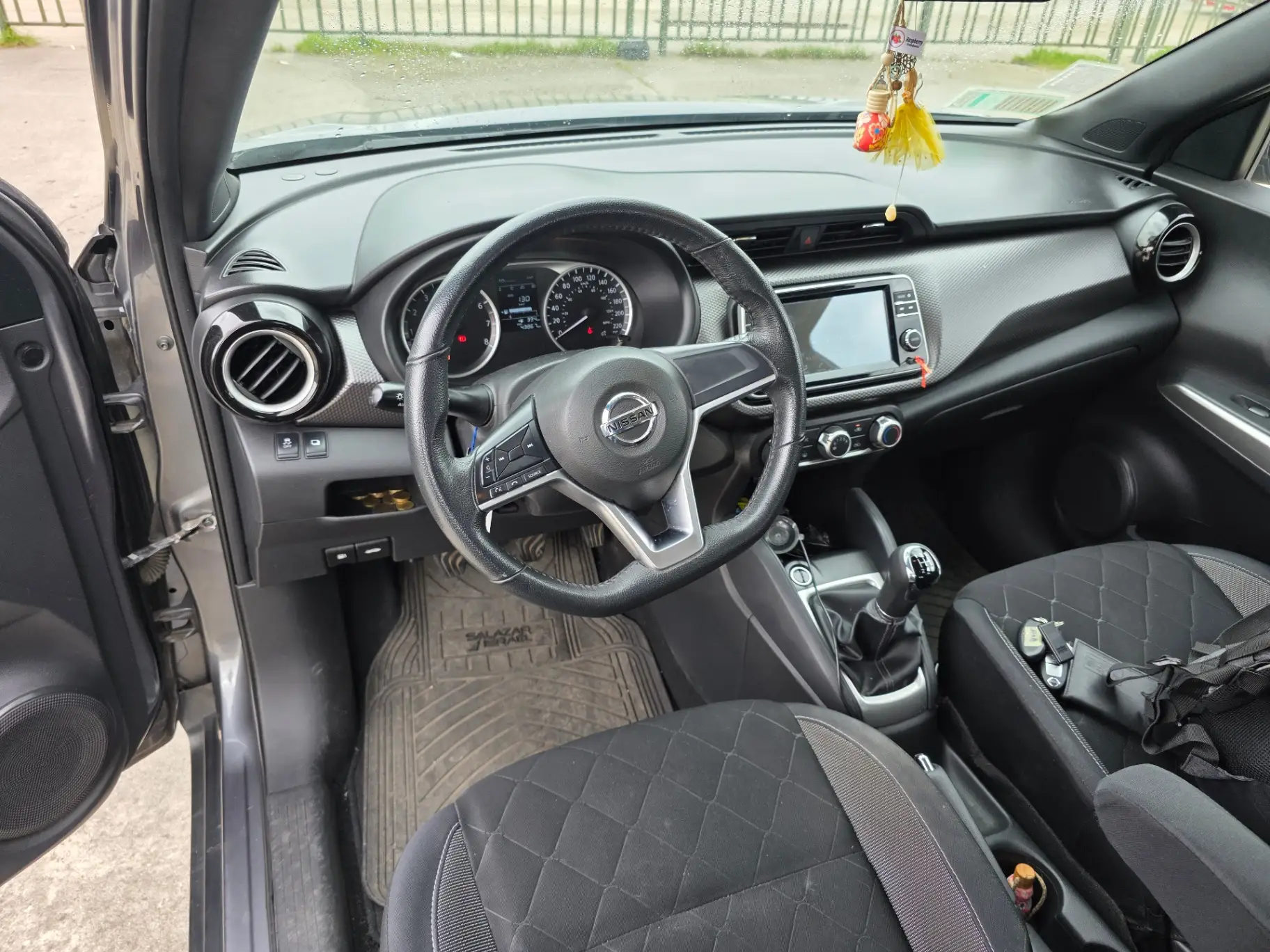 NISSAN - 2