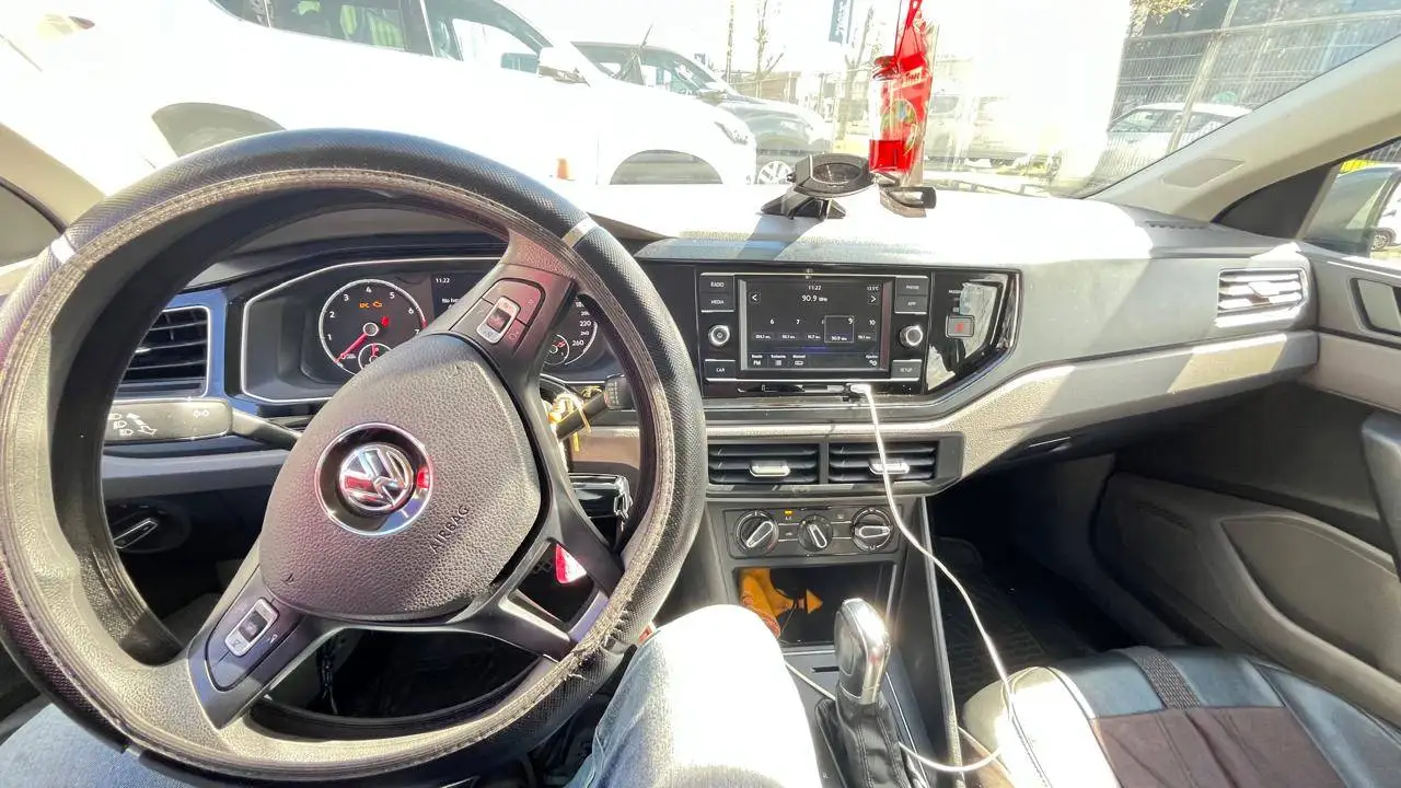 VOLKSWAGEN - 2