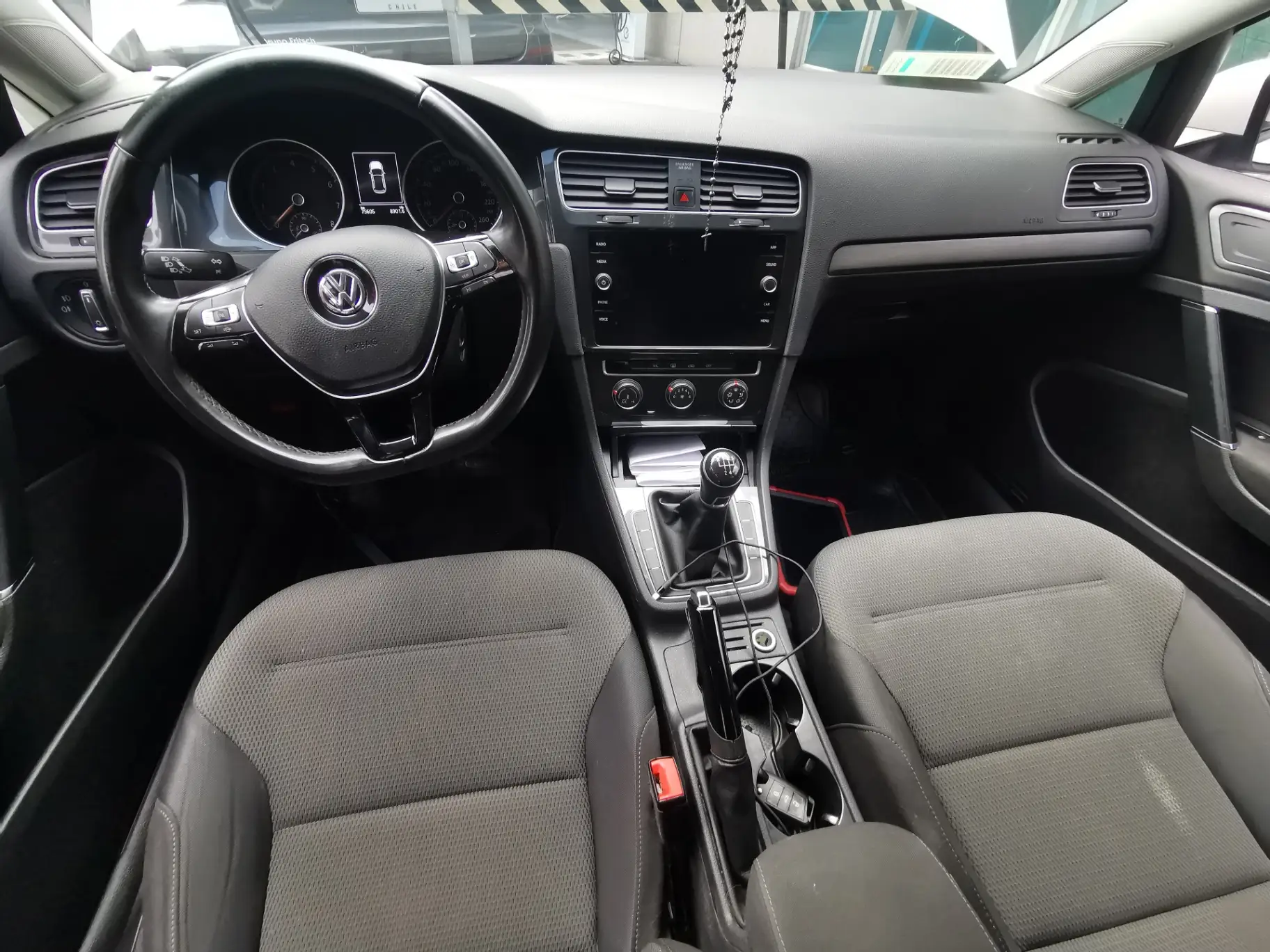 VOLKSWAGEN - 2