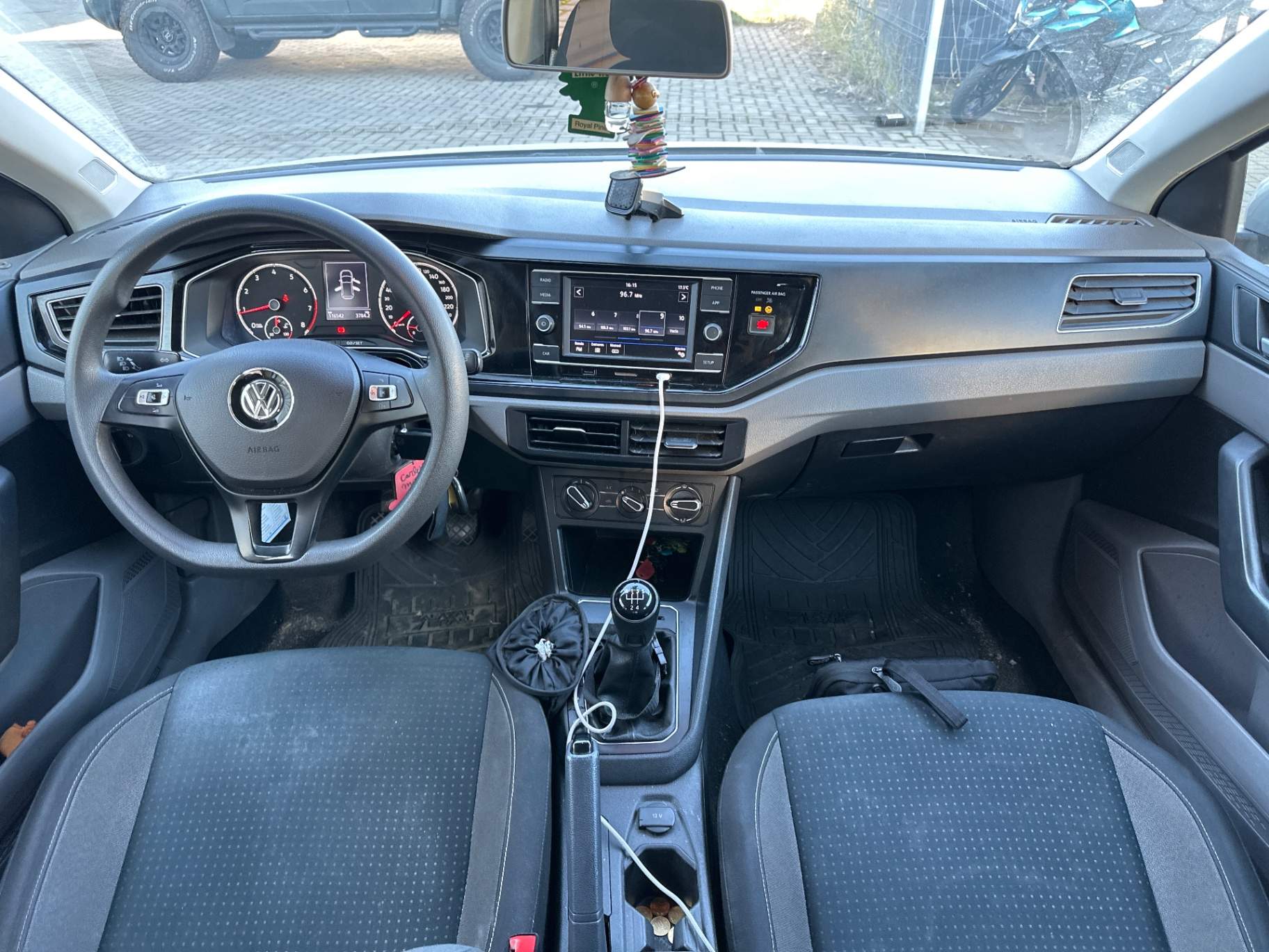 VOLKSWAGEN - 2