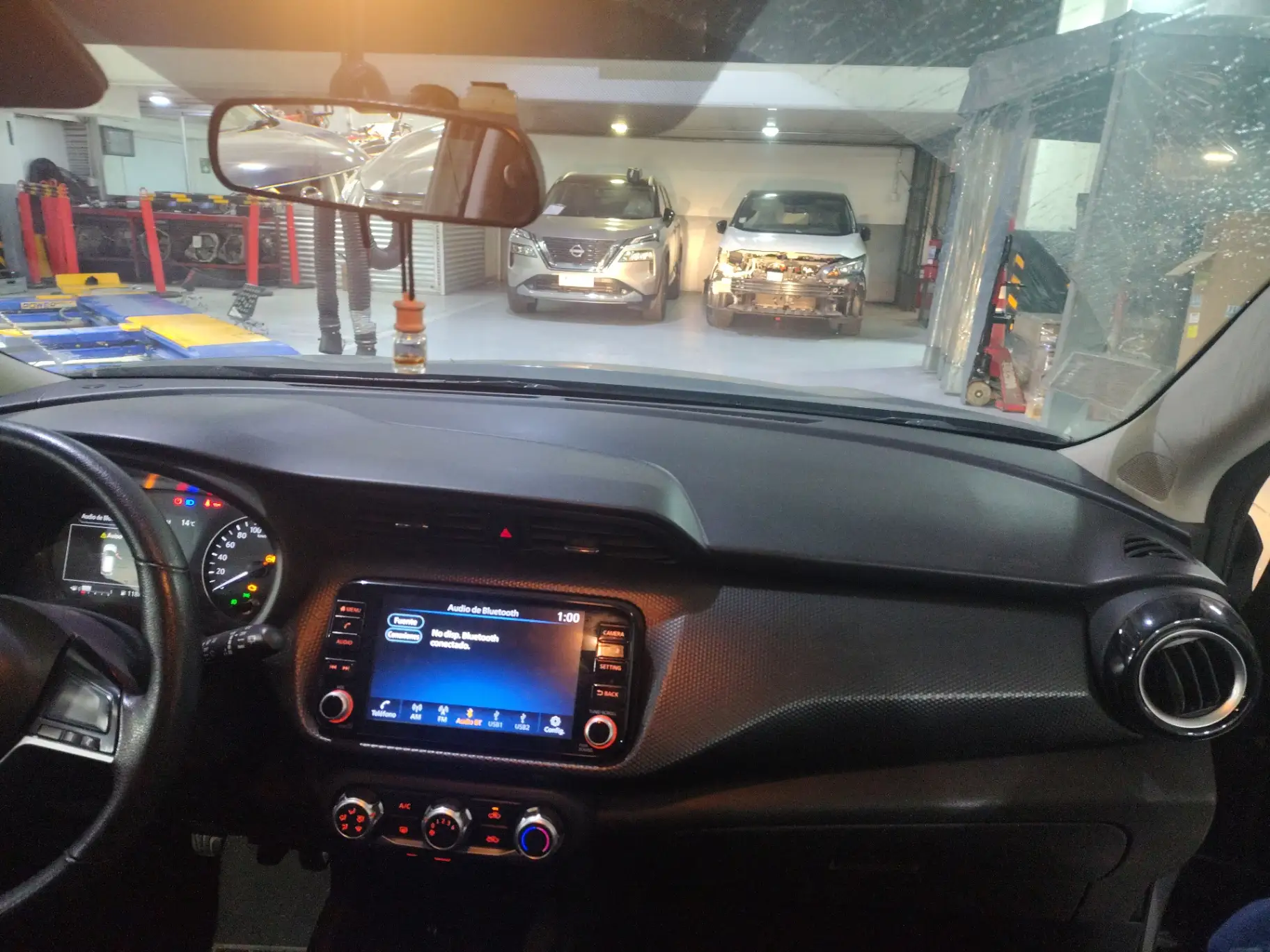 NISSAN - 2
