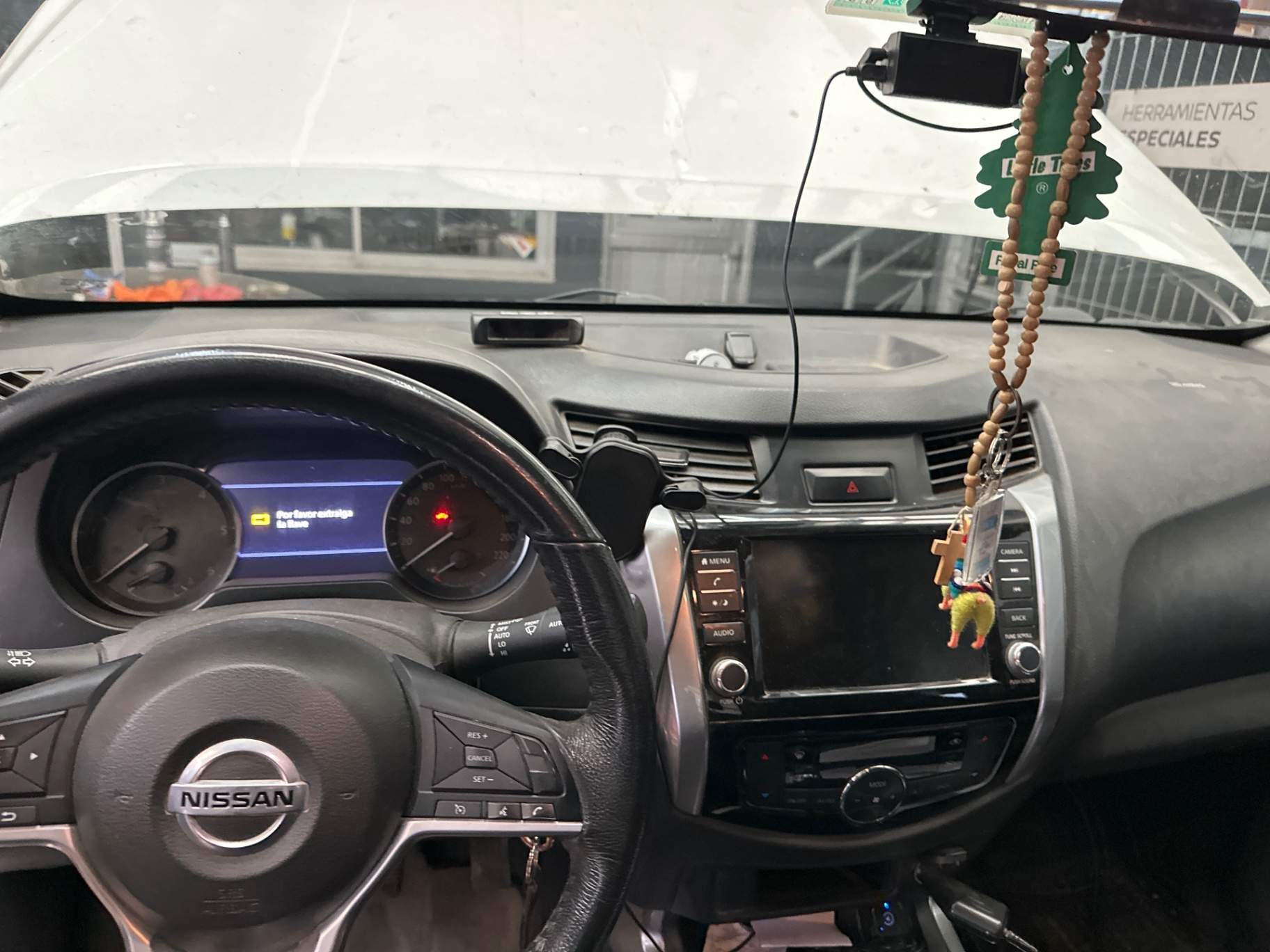 NISSAN - 2