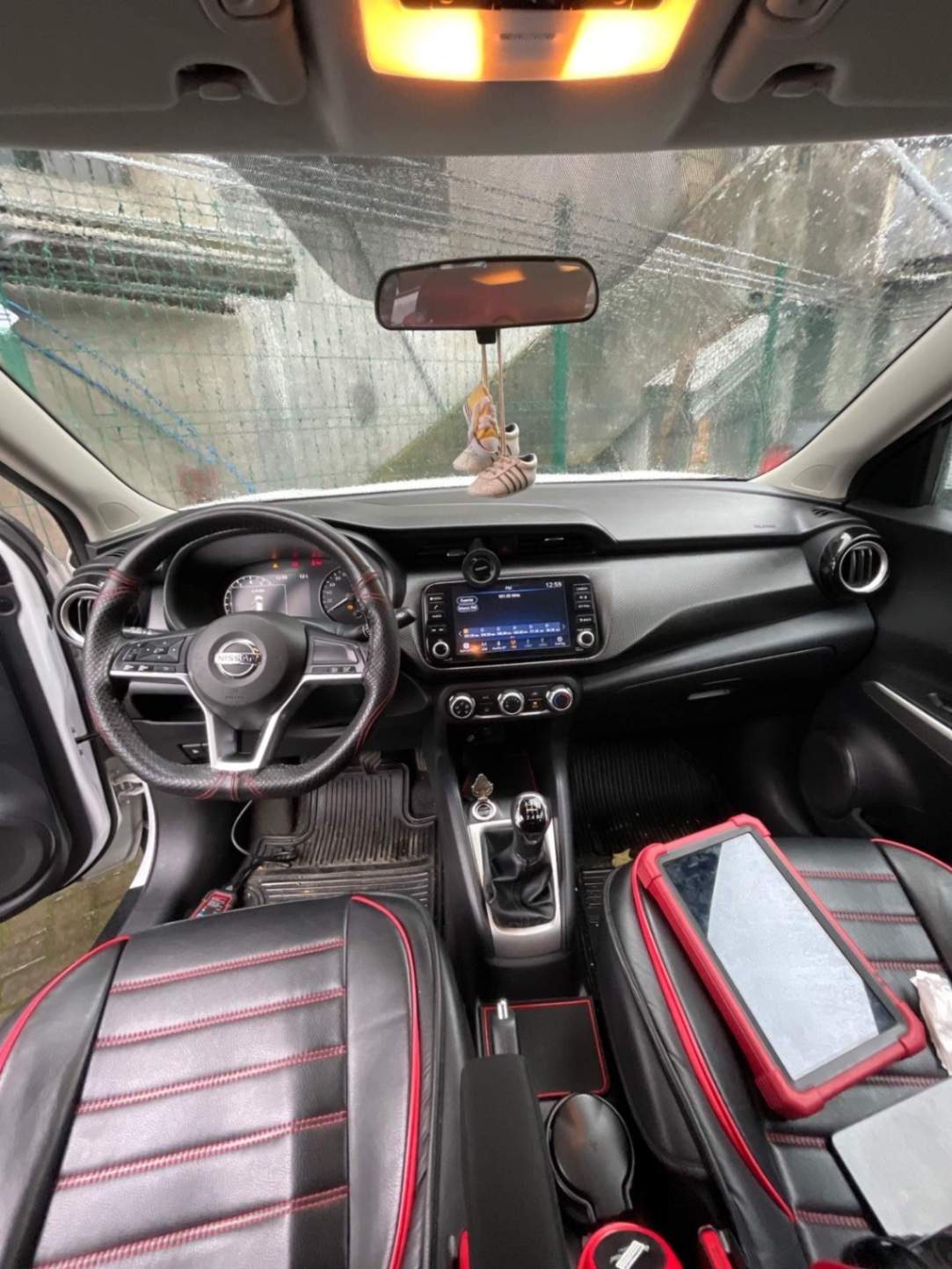 NISSAN - 2