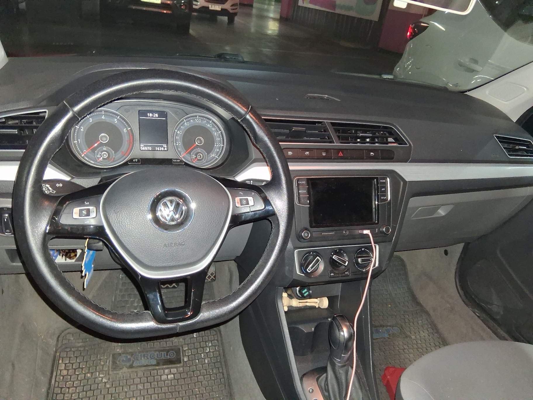 VOLKSWAGEN - 2