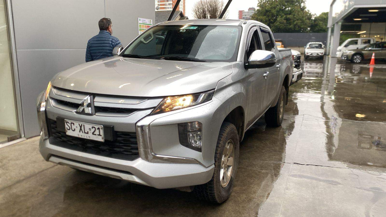 MITSUBISHI - 1