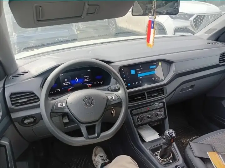 VOLKSWAGEN - 2