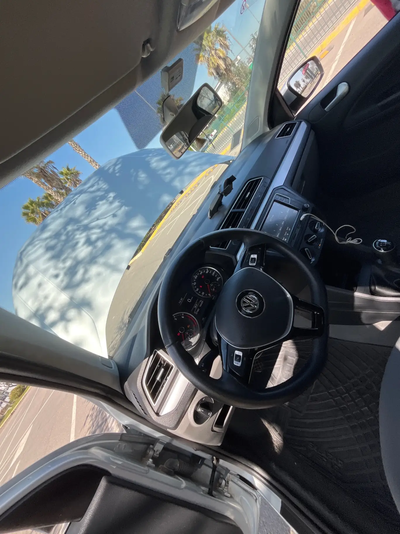 VOLKSWAGEN - 2