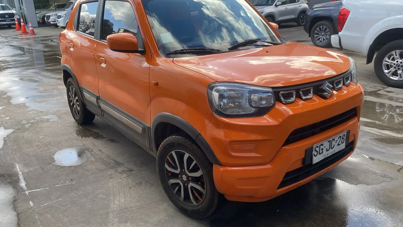 SUZUKI