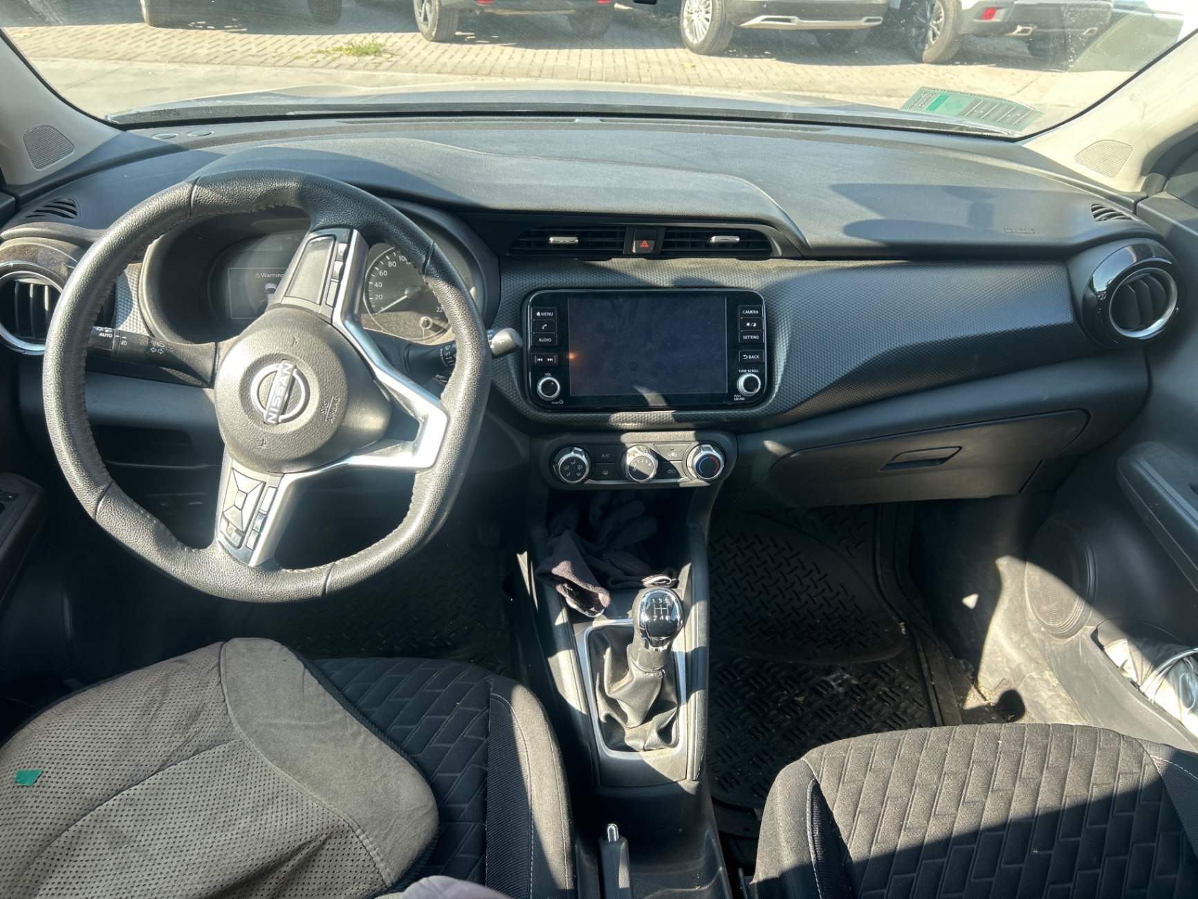 NISSAN - 2