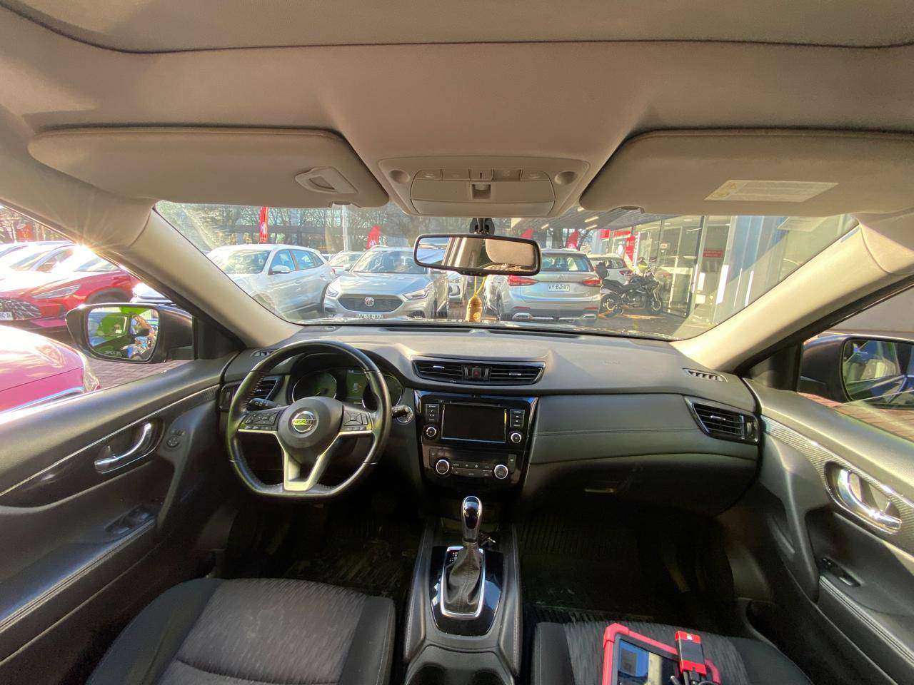 NISSAN - 2