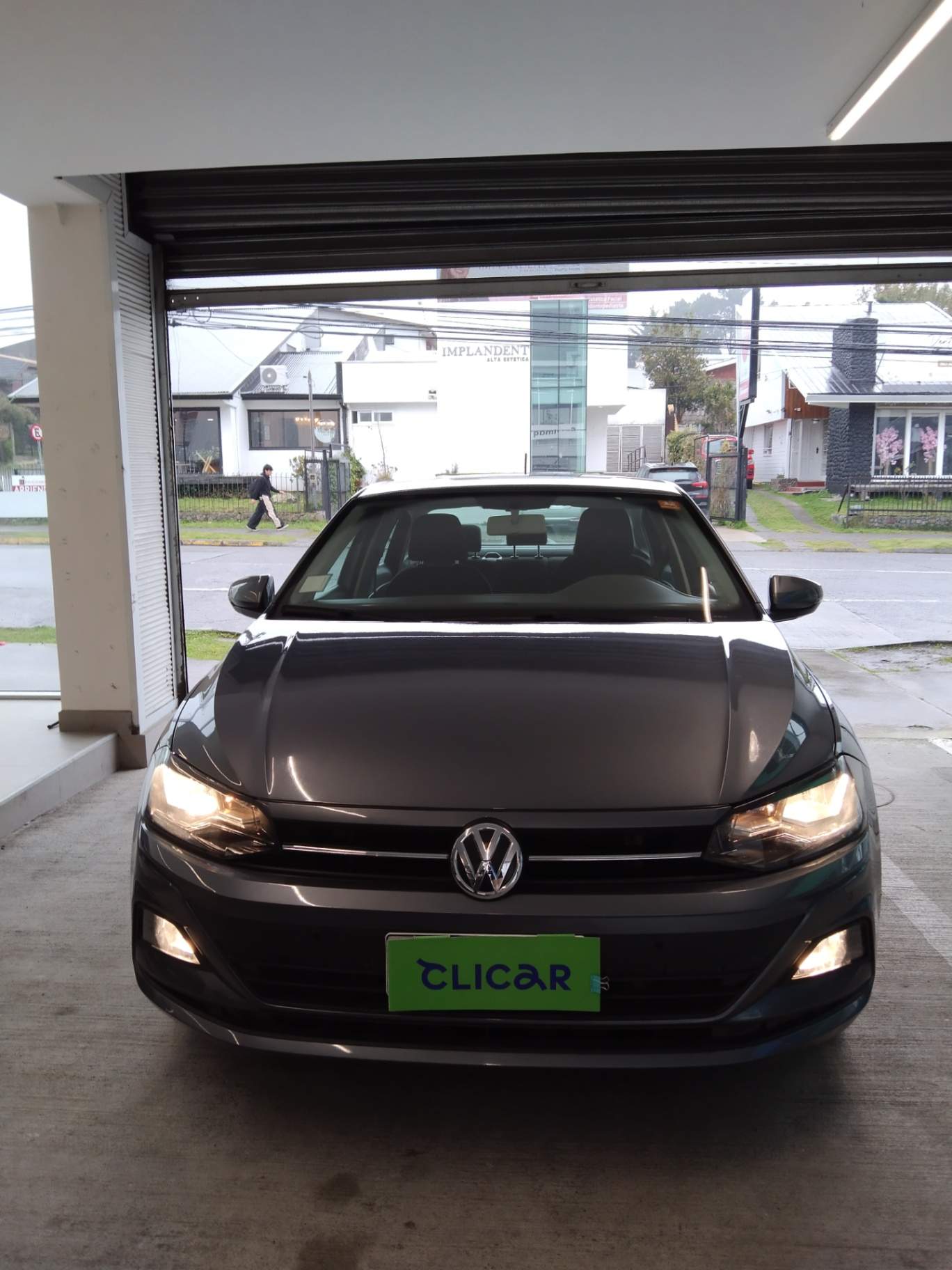 VOLKSWAGEN - 1