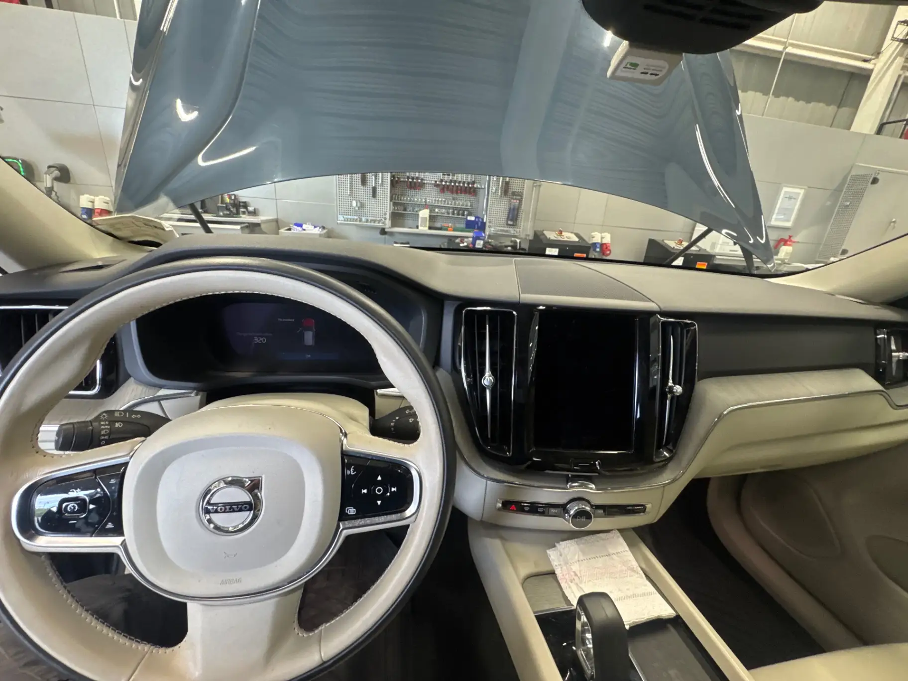 VOLVO - 2