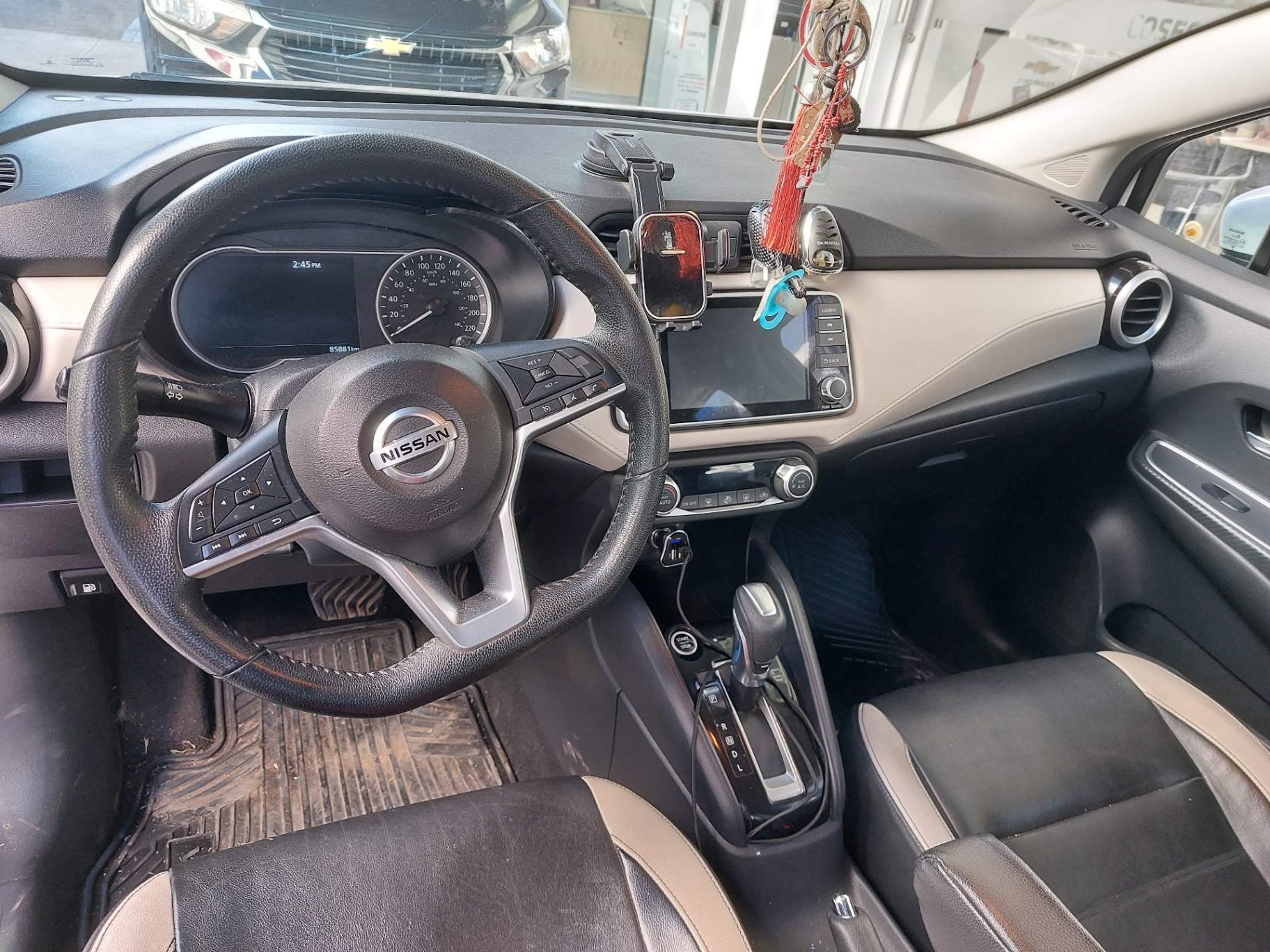 NISSAN - 2