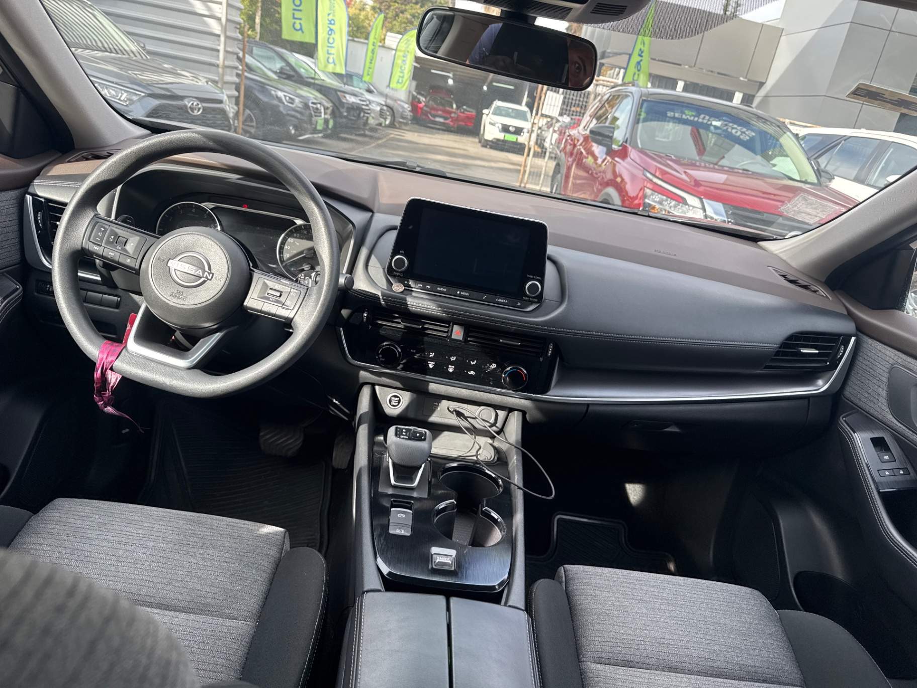NISSAN - 2
