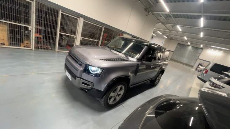 LAND ROVER - 1