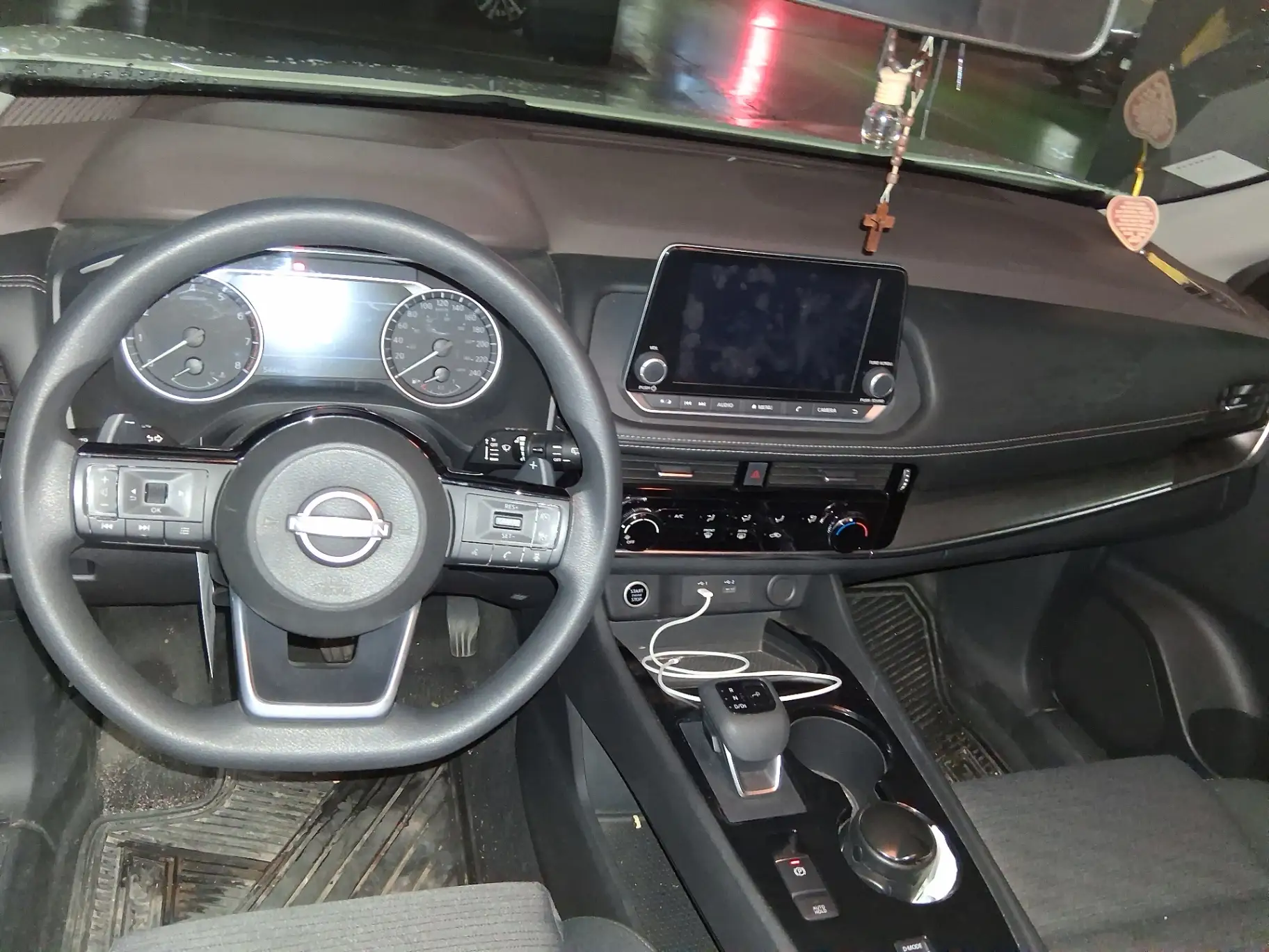NISSAN - 2