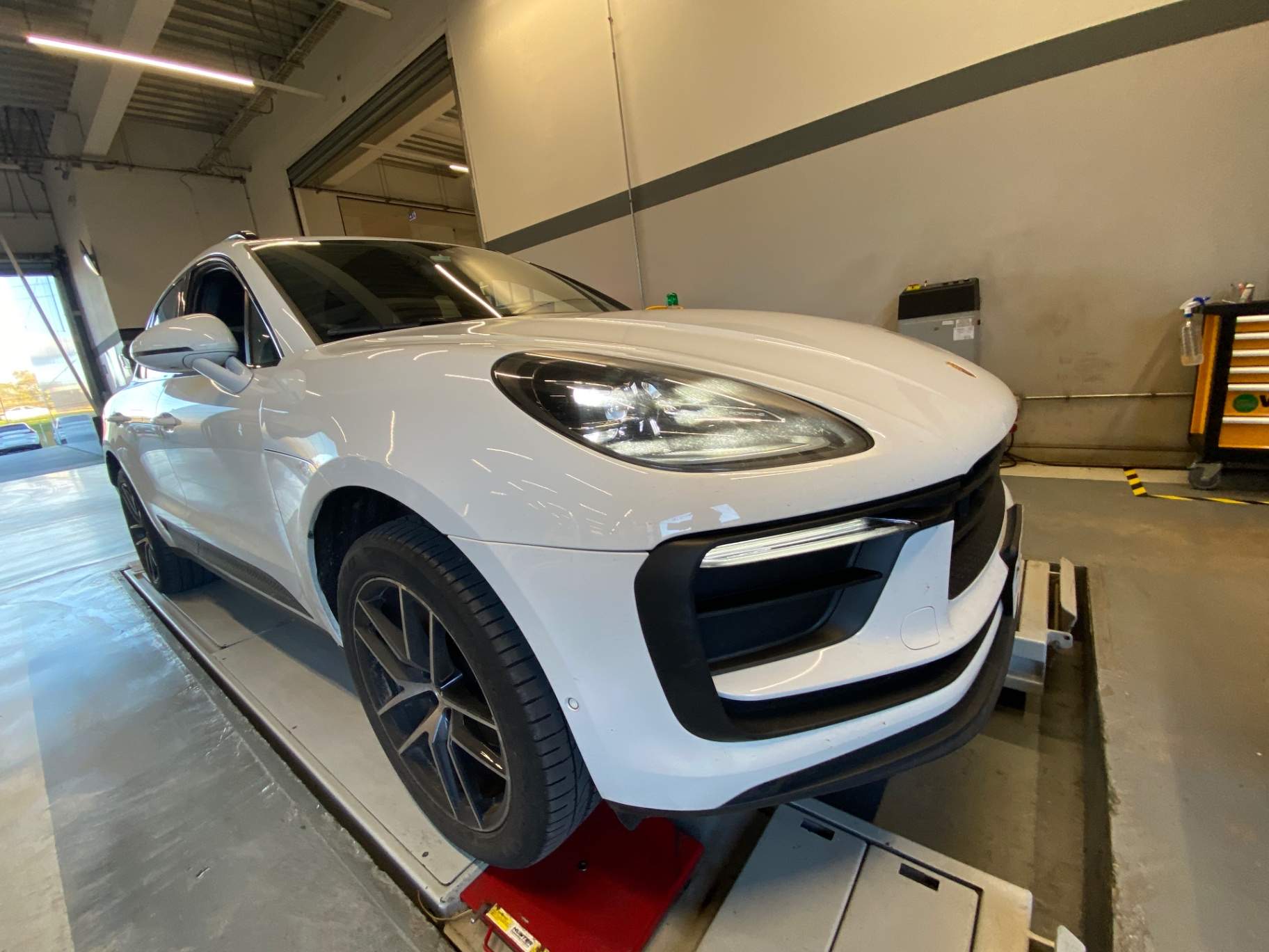 PORSCHE