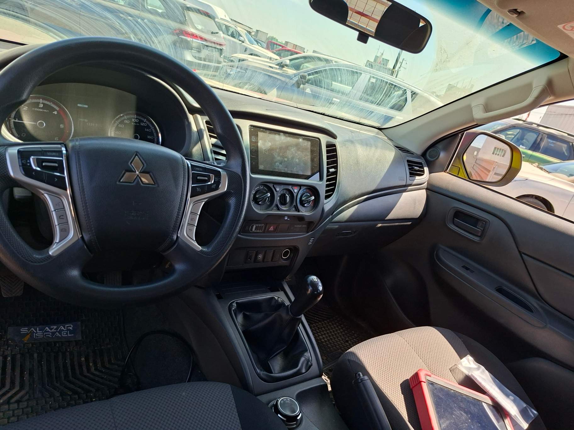 MITSUBISHI - 2