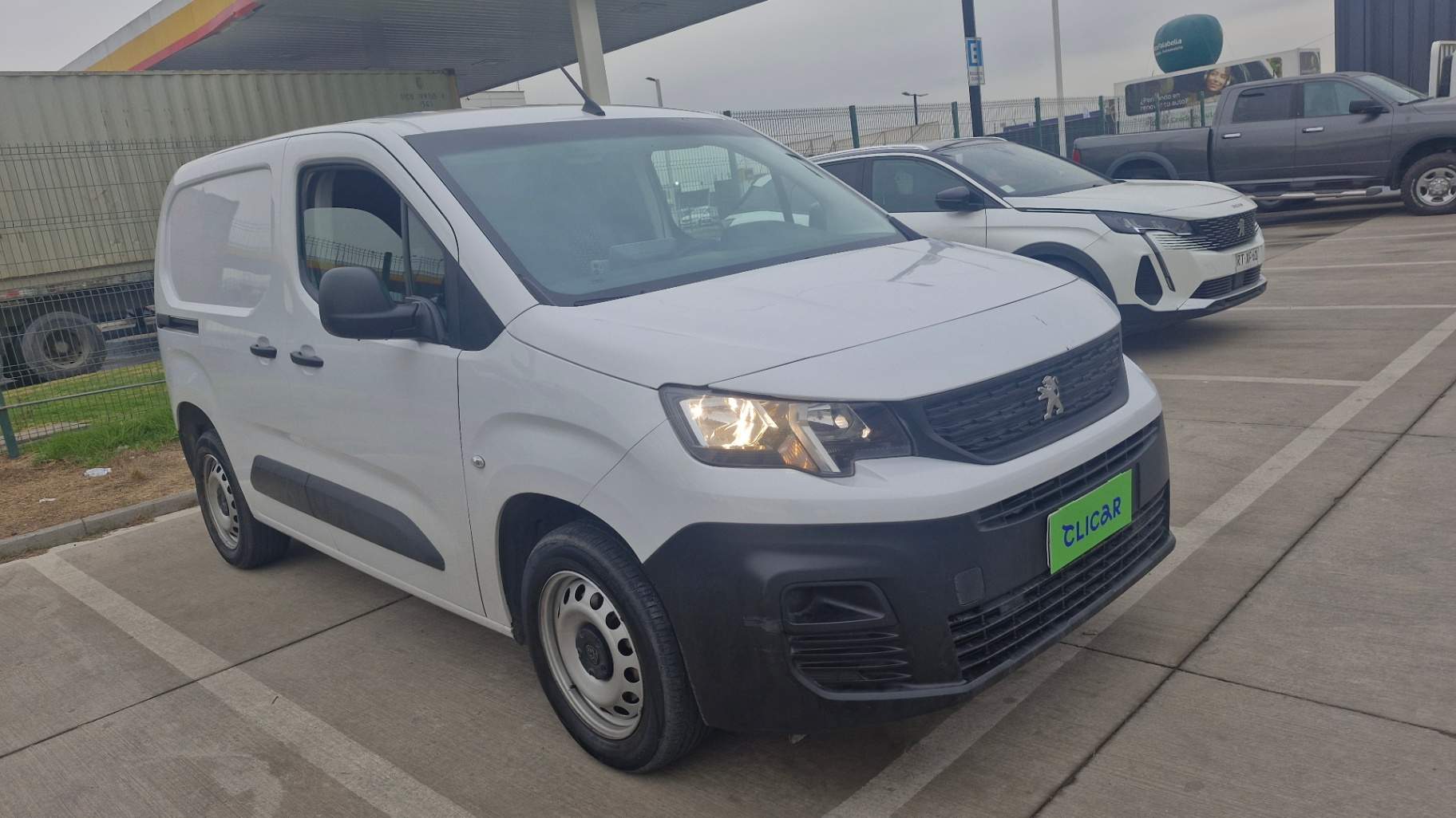PEUGEOT