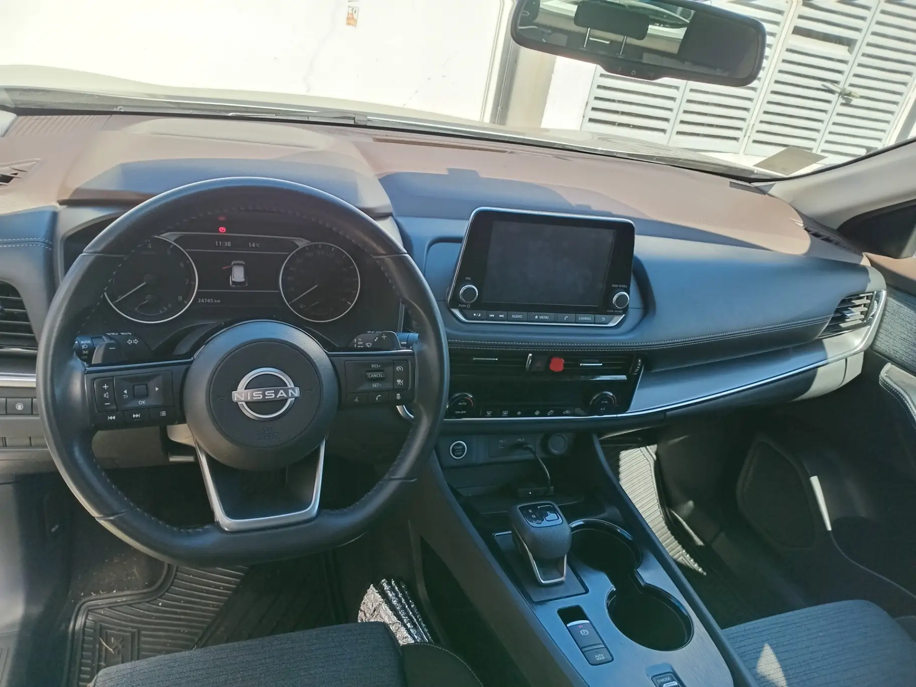 NISSAN - 2