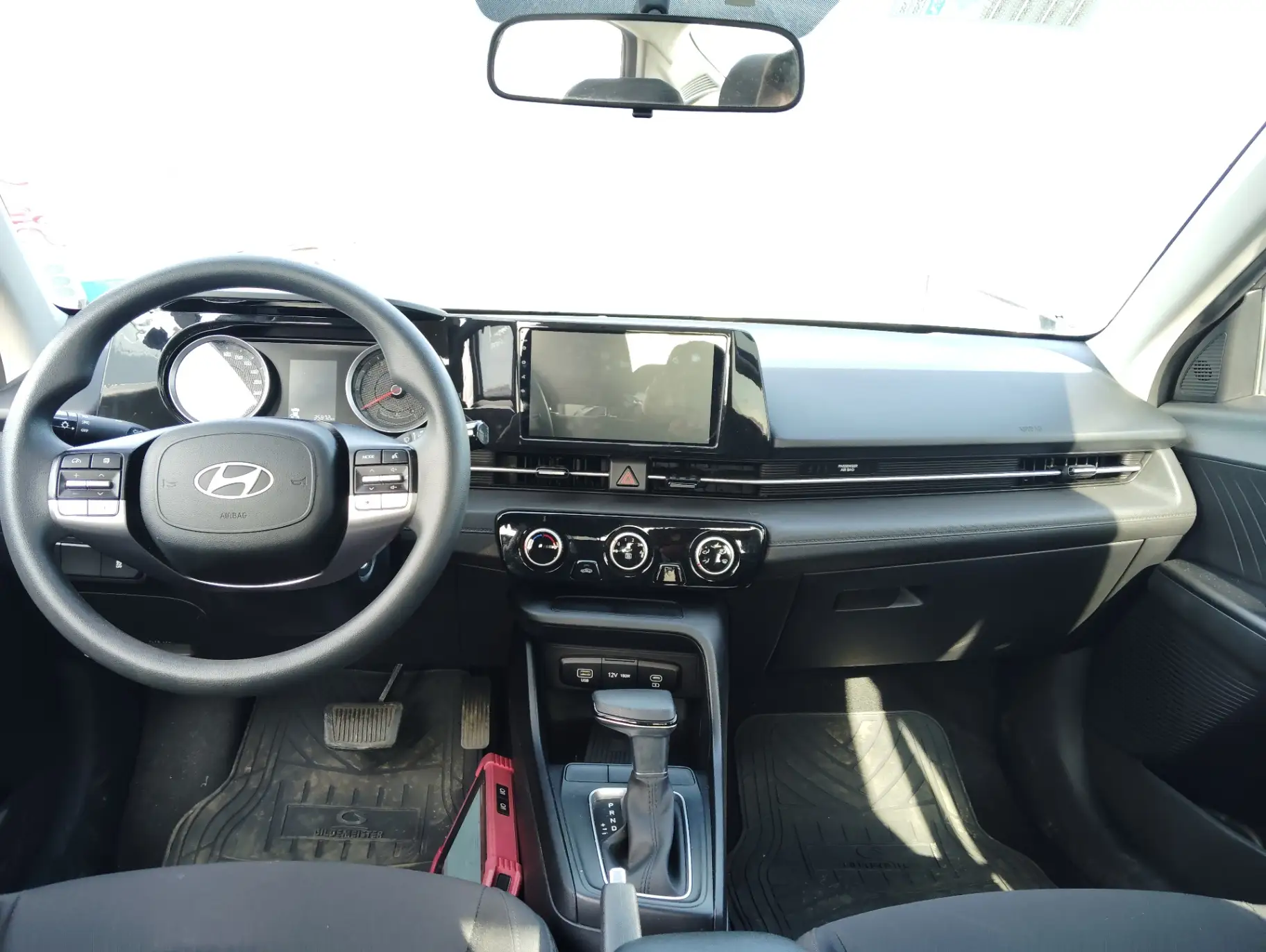 HYUNDAI - 2