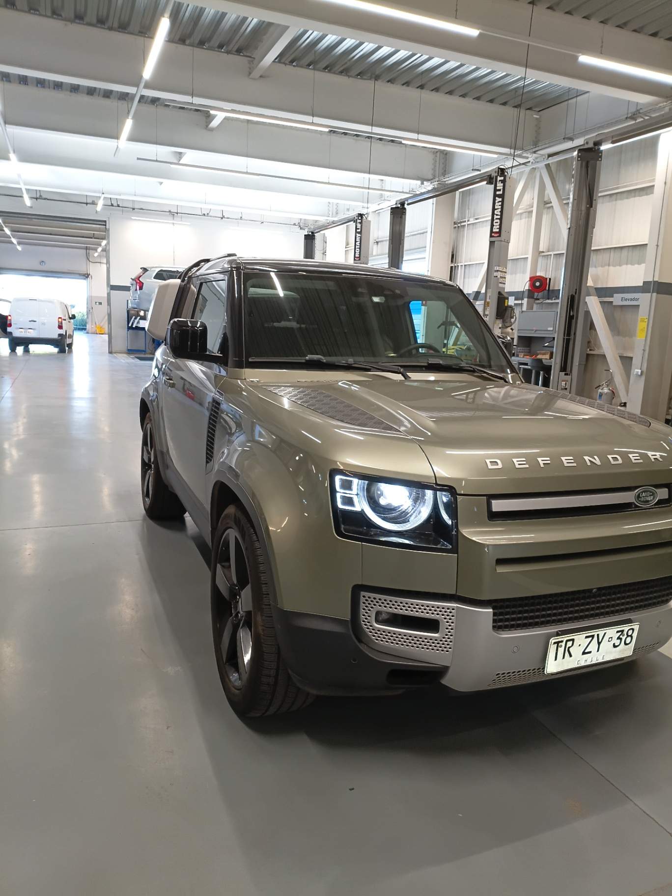 LAND ROVER