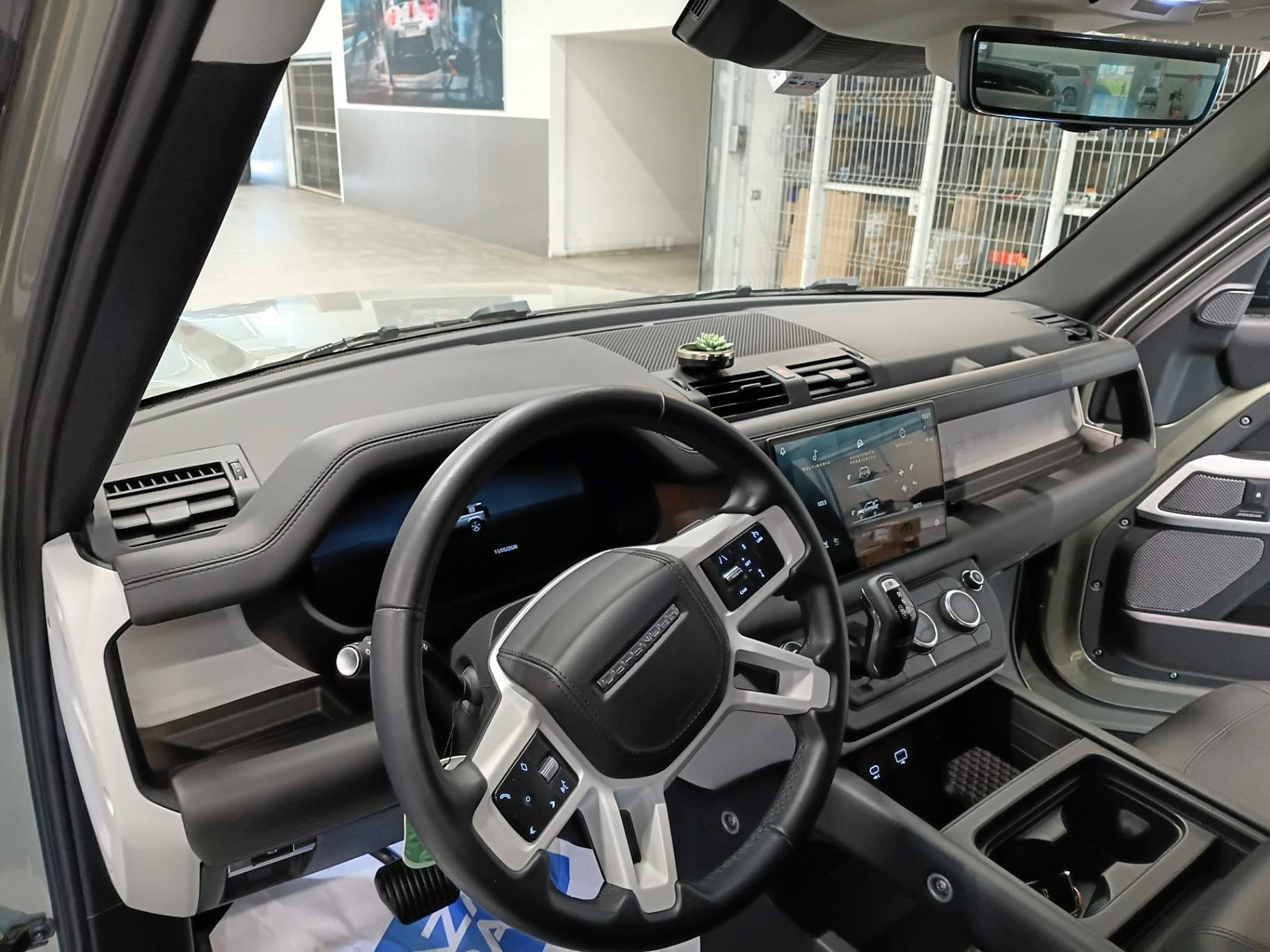 LAND ROVER - 2