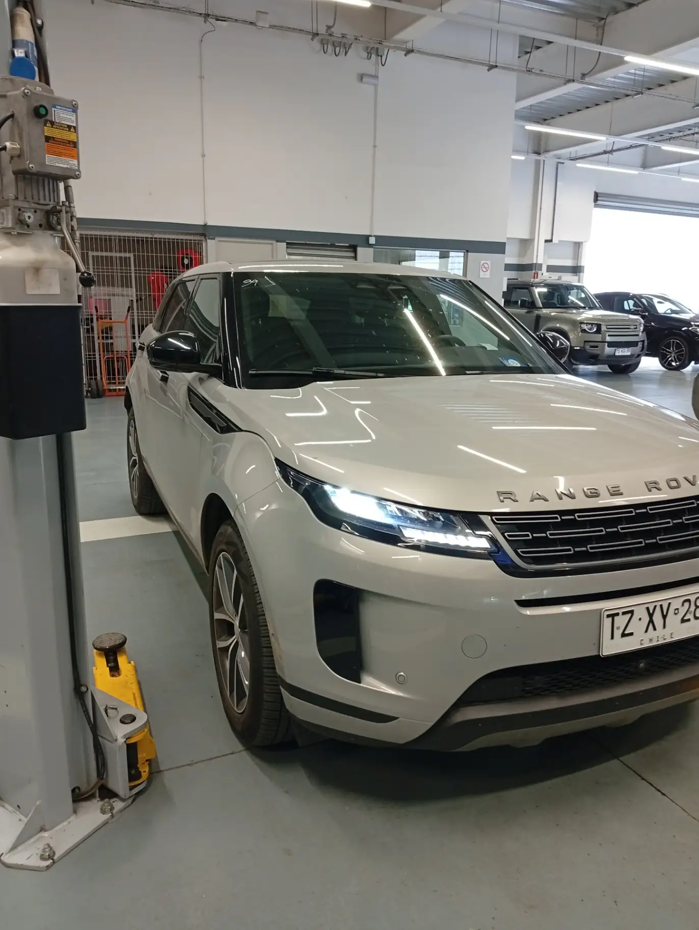 LAND ROVER