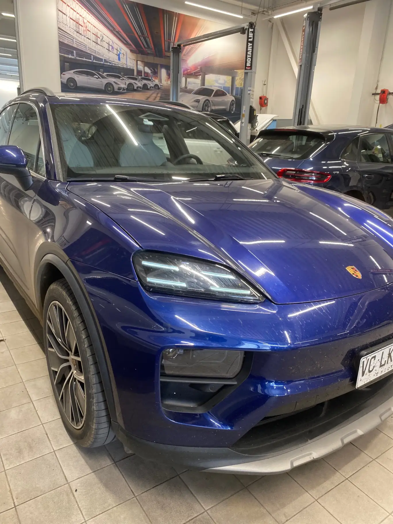 PORSCHE