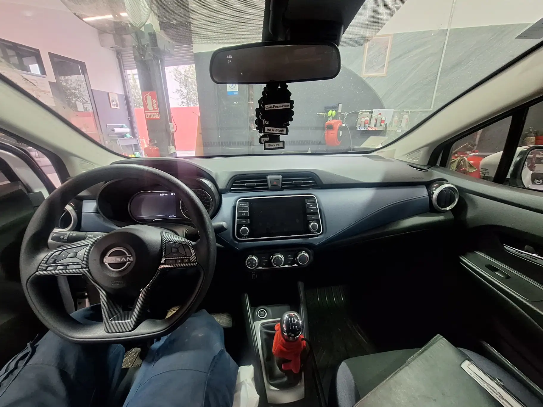 NISSAN - 2