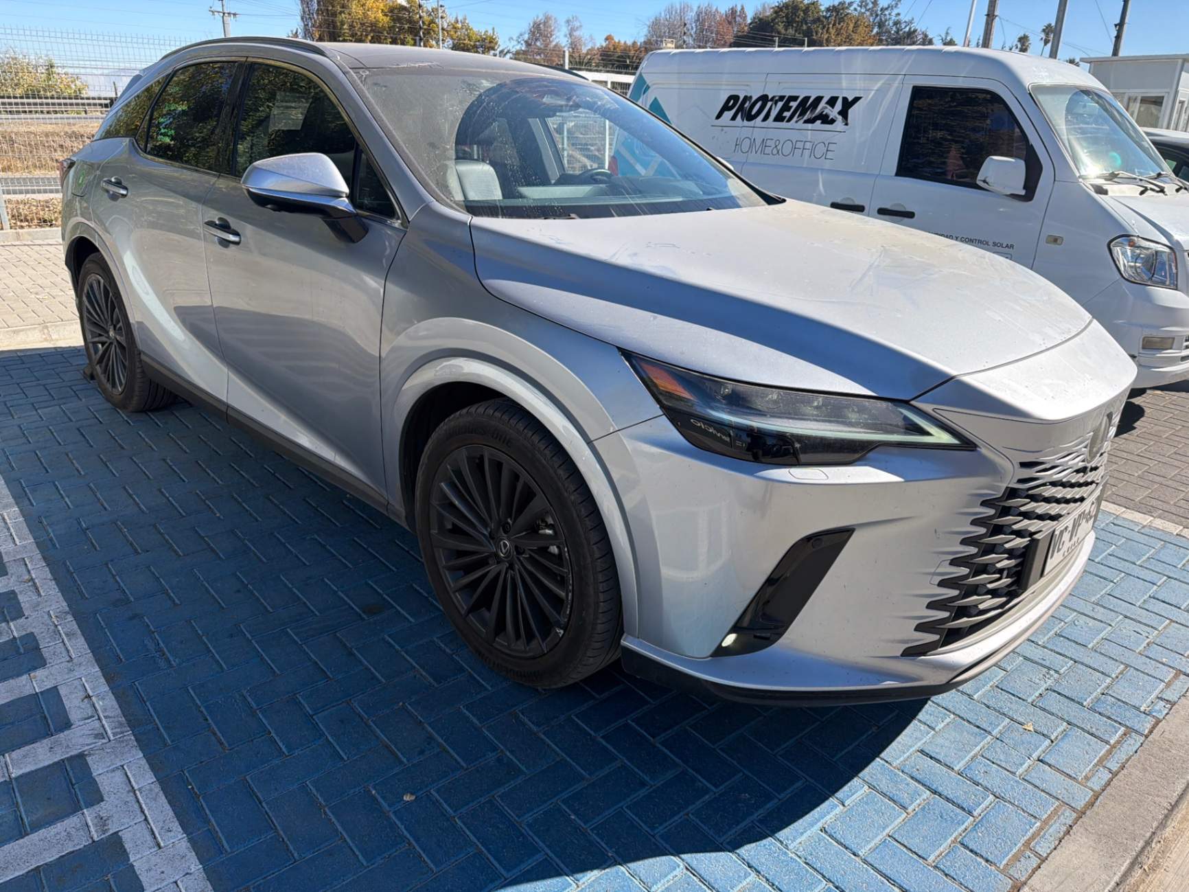 LEXUS