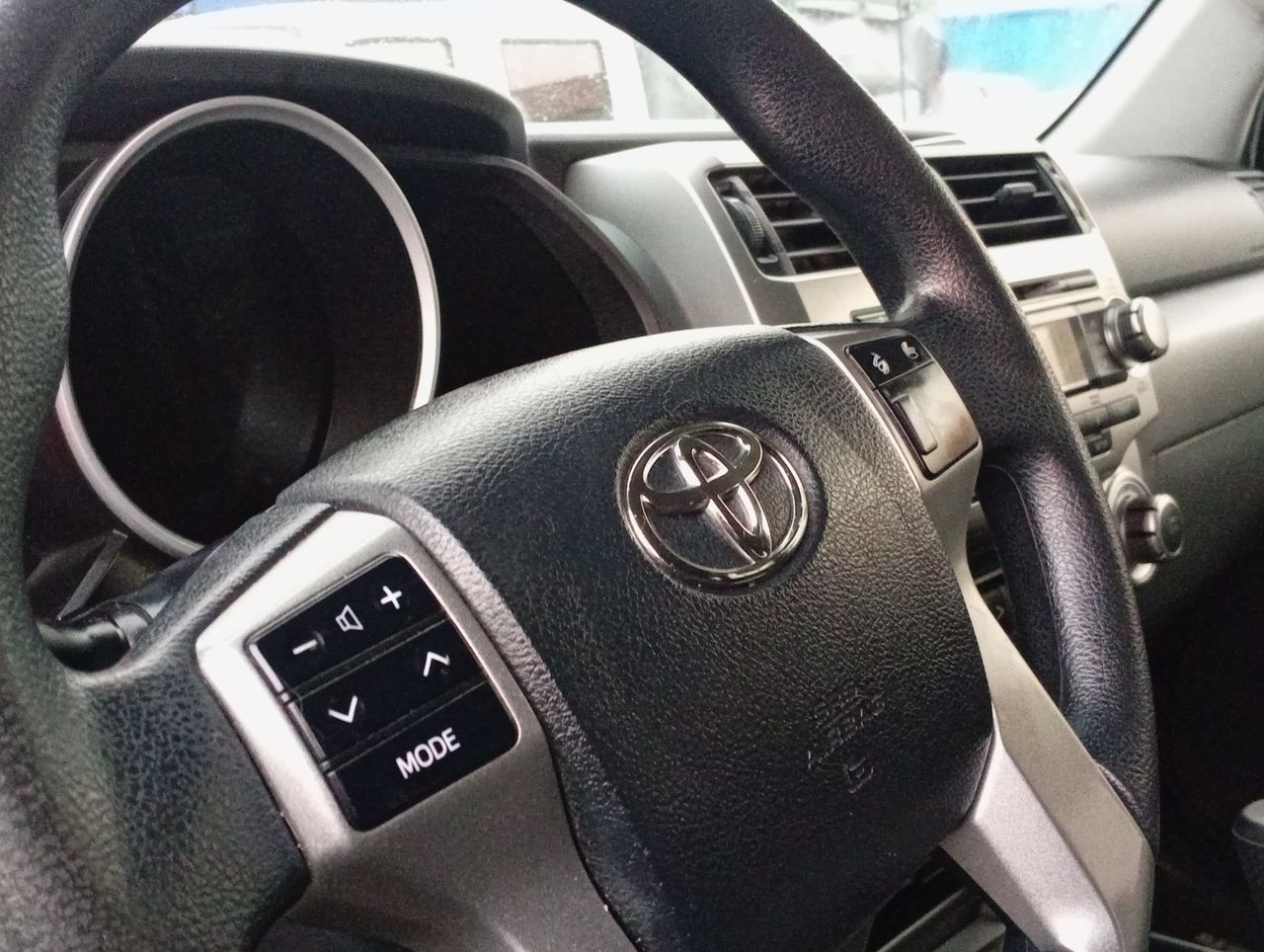 TOYOTA - 18