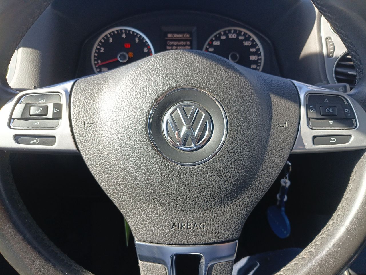 VOLKSWAGEN - 18