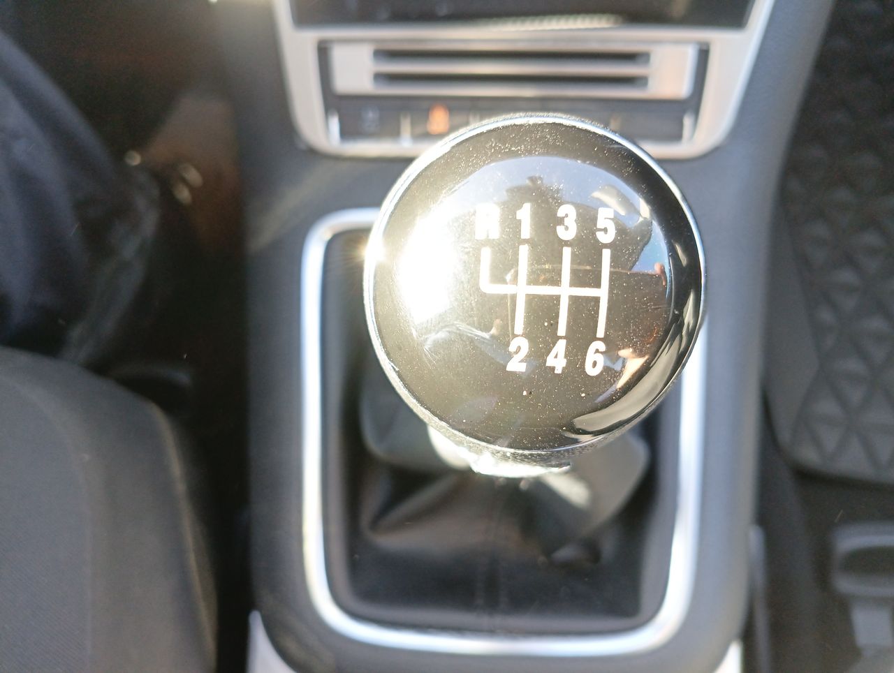 VOLKSWAGEN - 22