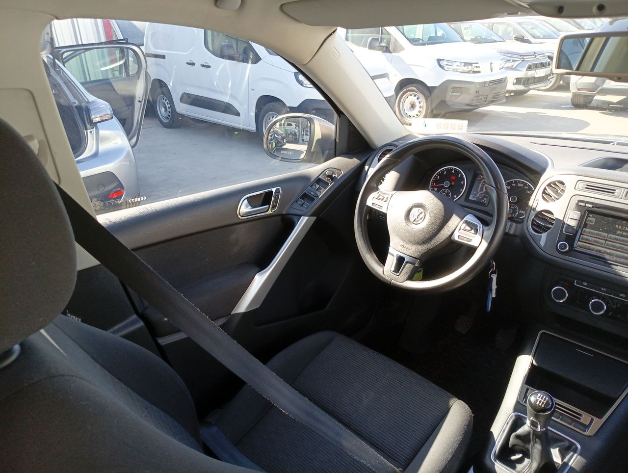 VOLKSWAGEN - 5