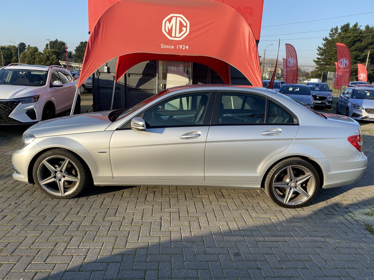 MERCEDES BENZ - 4